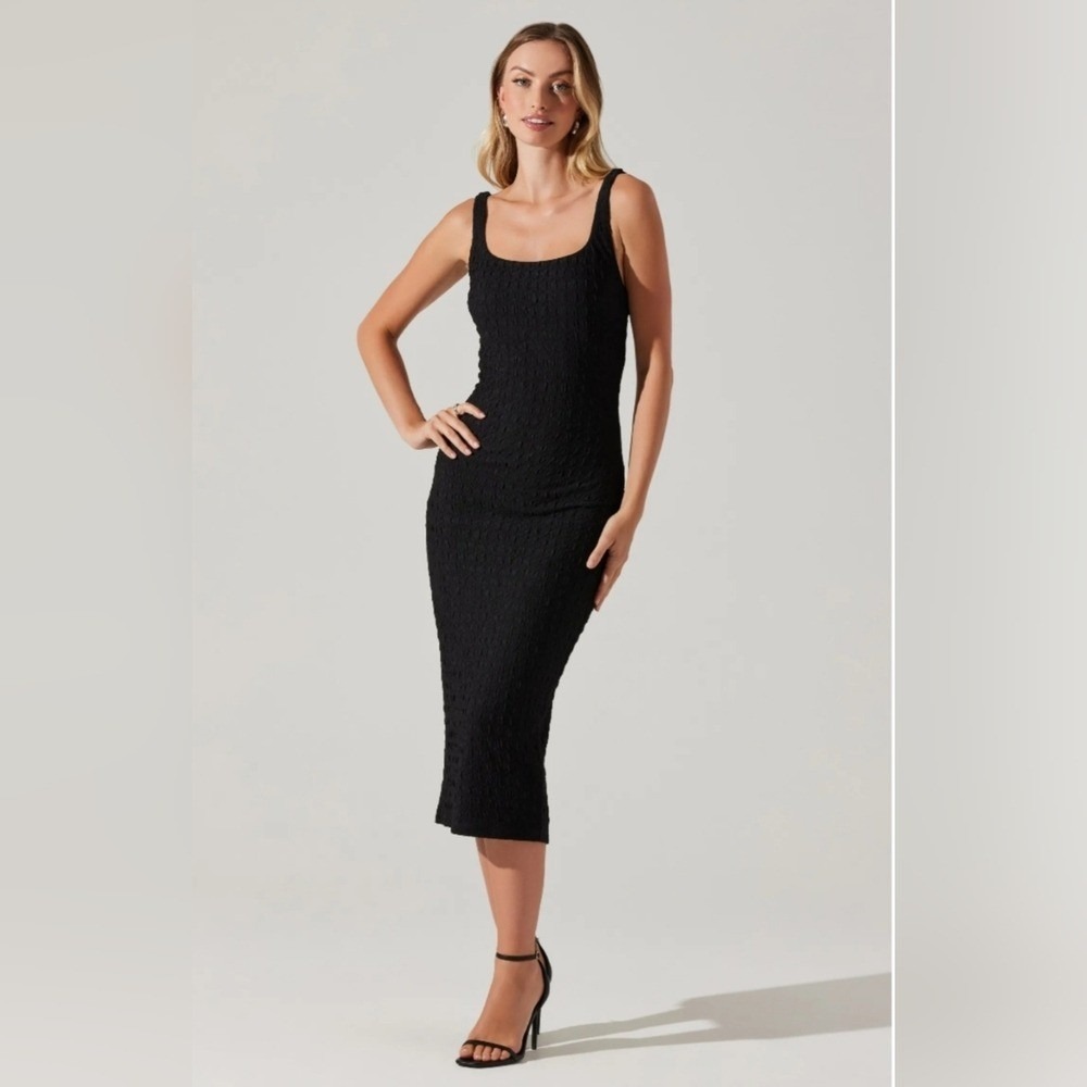 ASTR the Label Texture Open‎ Back Midi Cocktail Wedding Guest Formal Preppy Gala